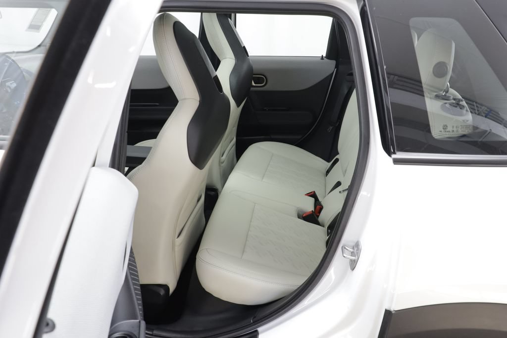 Certified 2025 MINI Cooper S FWD image 14