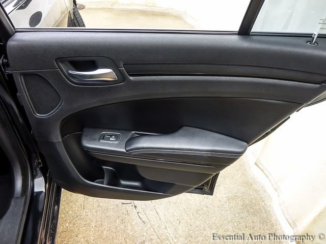Used 2013 Chrysler 300 S RWD image 20