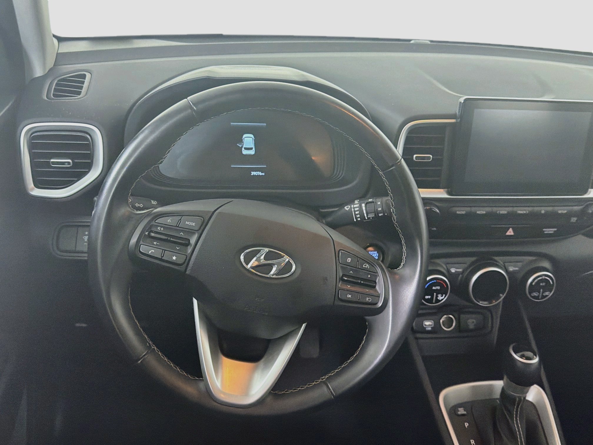 Used 2025 Hyundai Venue SEL FWD image 17
