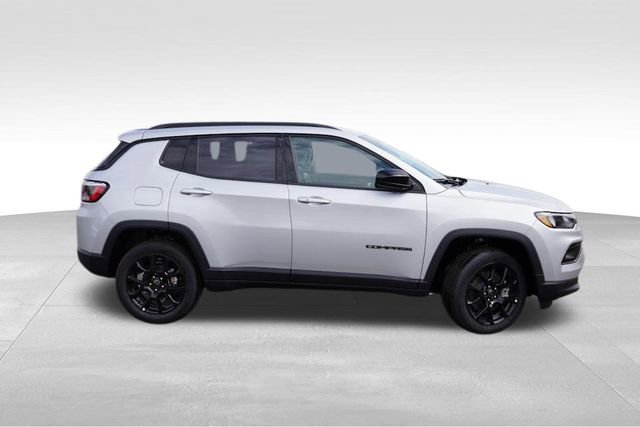 New 2025 Jeep Compass Latitude w/ Sun & Sound Group image 2