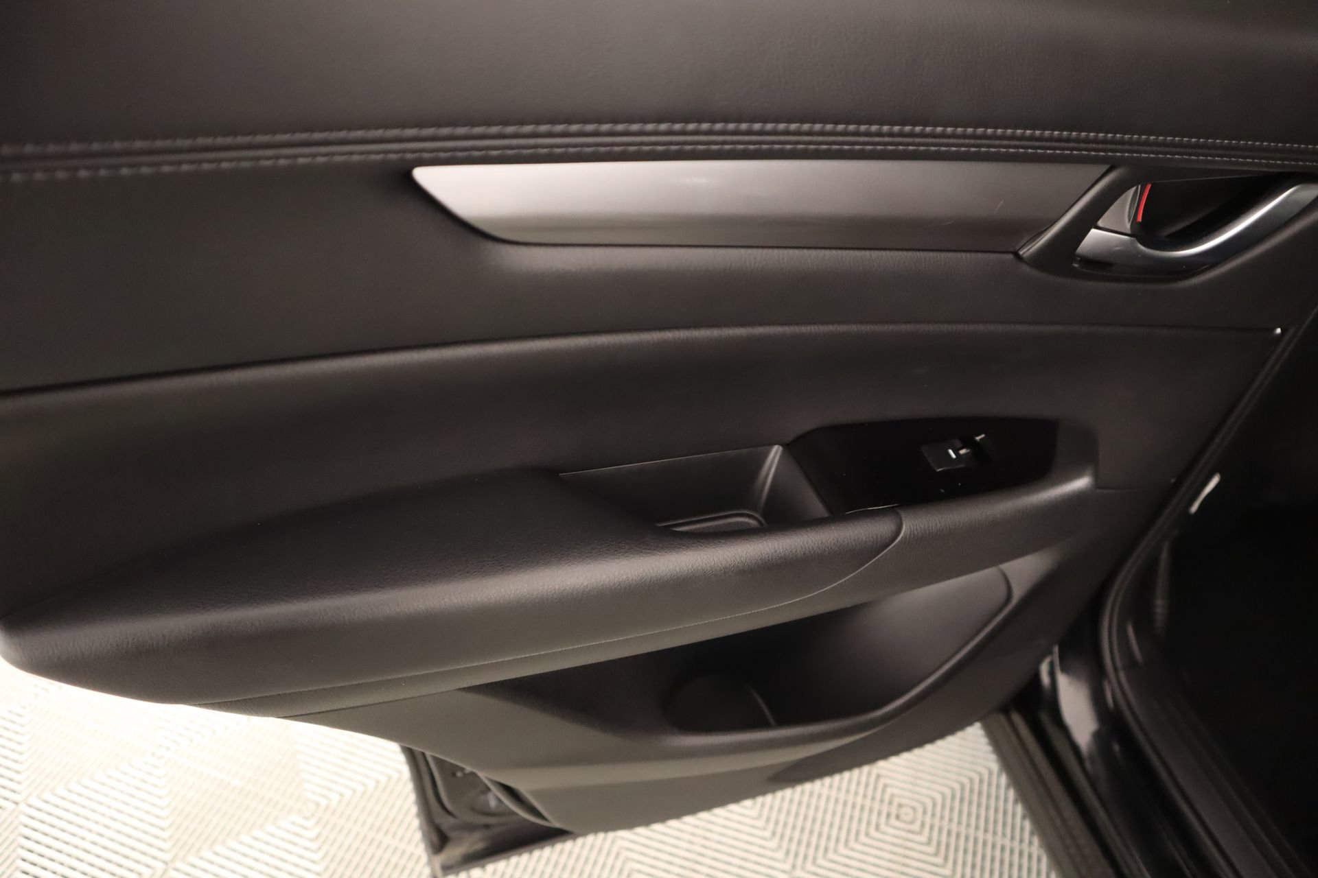 Used 2025 MAZDA CX-5 AWD 2.5 S w/ Preferred Package image 17