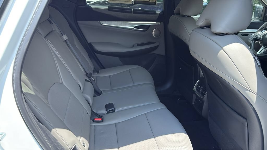 Used 2023 INFINITI QX50 Sensory AWD/4WD image 15
