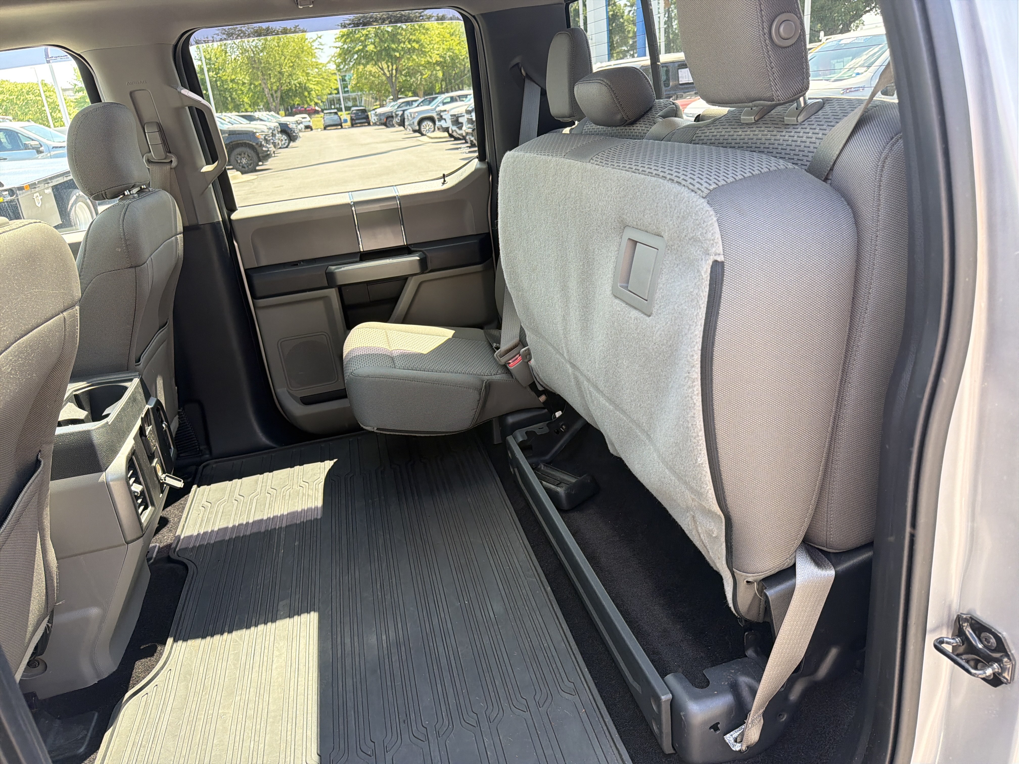 Used 2016 Ford F150 XLT w/ Equipment Group 302A Luxury AWD/4WD image 33