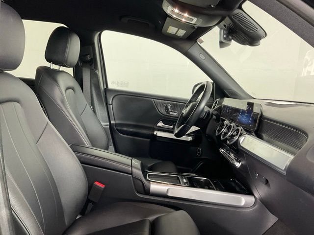 Used 2025 Mercedes-Benz GLB 250 image 16