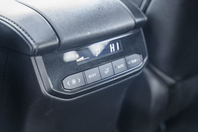 Used 2022 Toyota Highlander XLE image 39