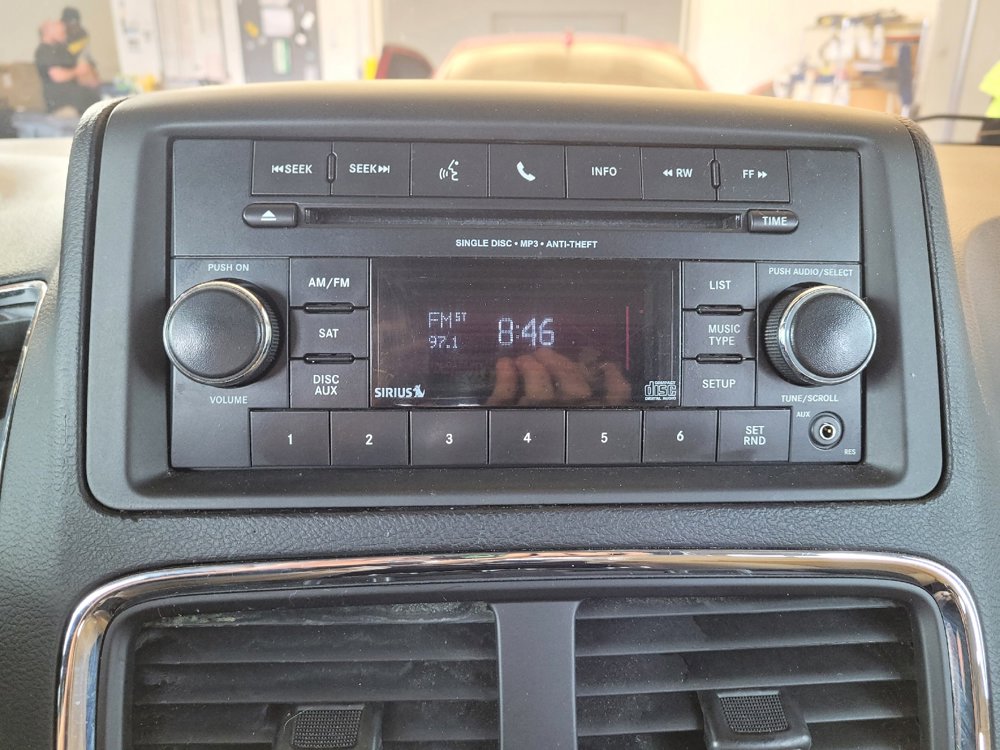 Used 2015 Dodge Grand Caravan American Value Package w/ UConnect Hands-Free Group image 25