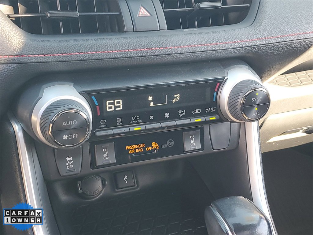 Used 2022 Toyota RAV4 SE image 31