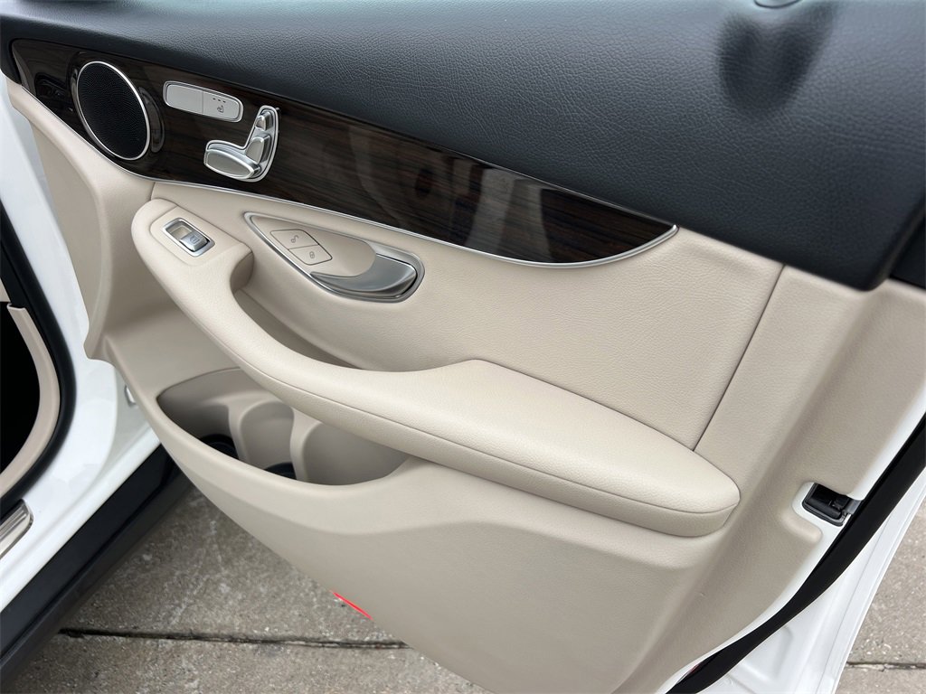 Used 2021 Mercedes-Benz GLC 300 image 12