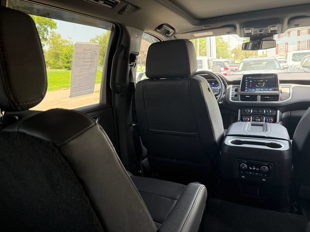 Used 2023 Chevrolet Tahoe Z71 w/ Luxury Package AWD/4WD image 27