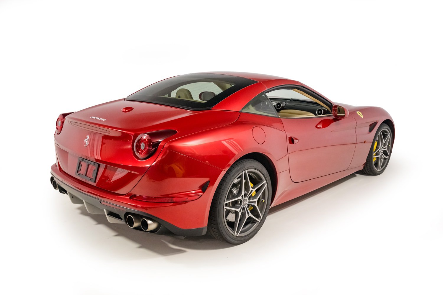 Used 2015 Ferrari California T RWD image 7