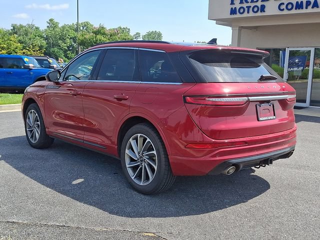 Used 2025 Lincoln Corsair Grand Touring w/ Towing Package AWD/4WD image 4