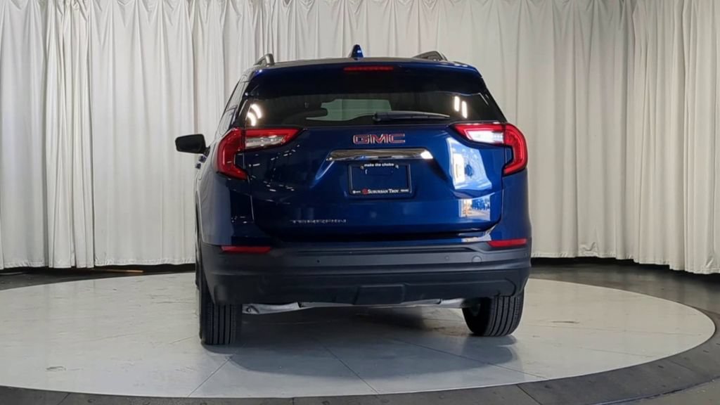 Used 2023 GMC Terrain SLE w/ Driver Convenience Package FWD image 9