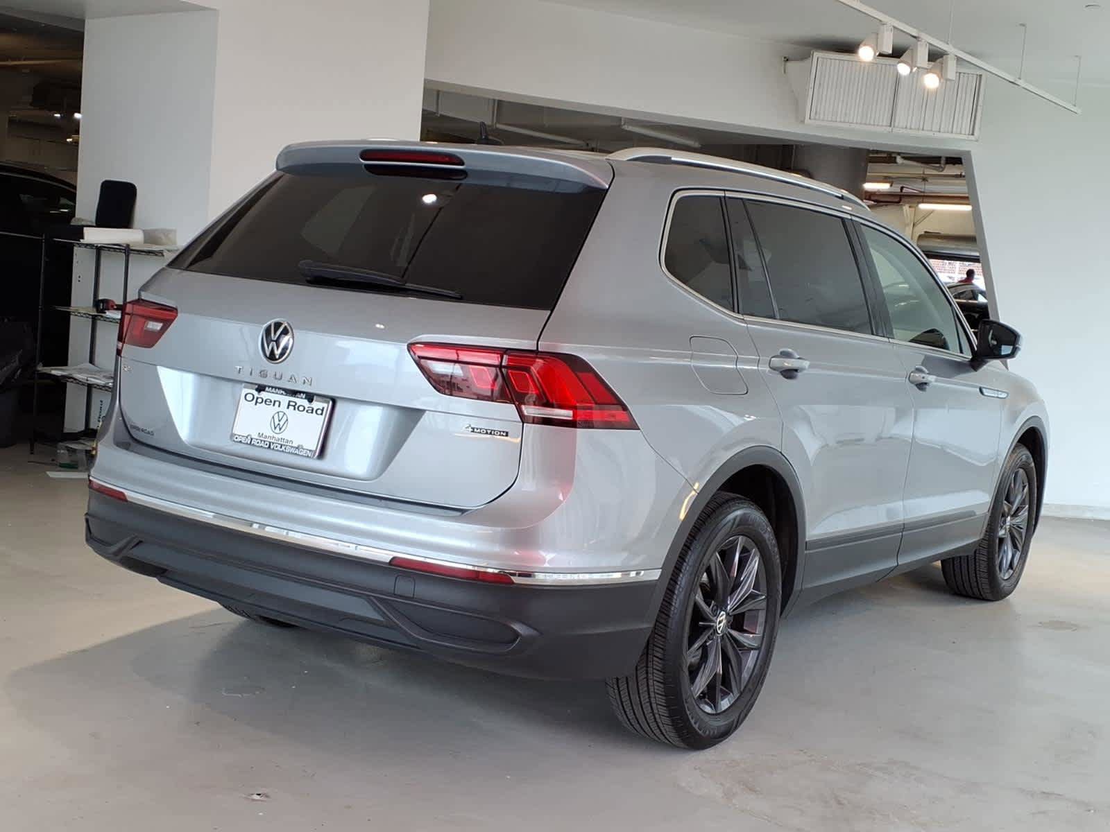 Used 2022 Volkswagen Tiguan SE AWD/4WD image 4