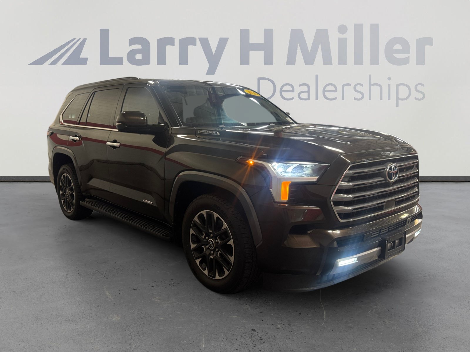 Used 2023 Toyota Sequoia Limited RWD image 7