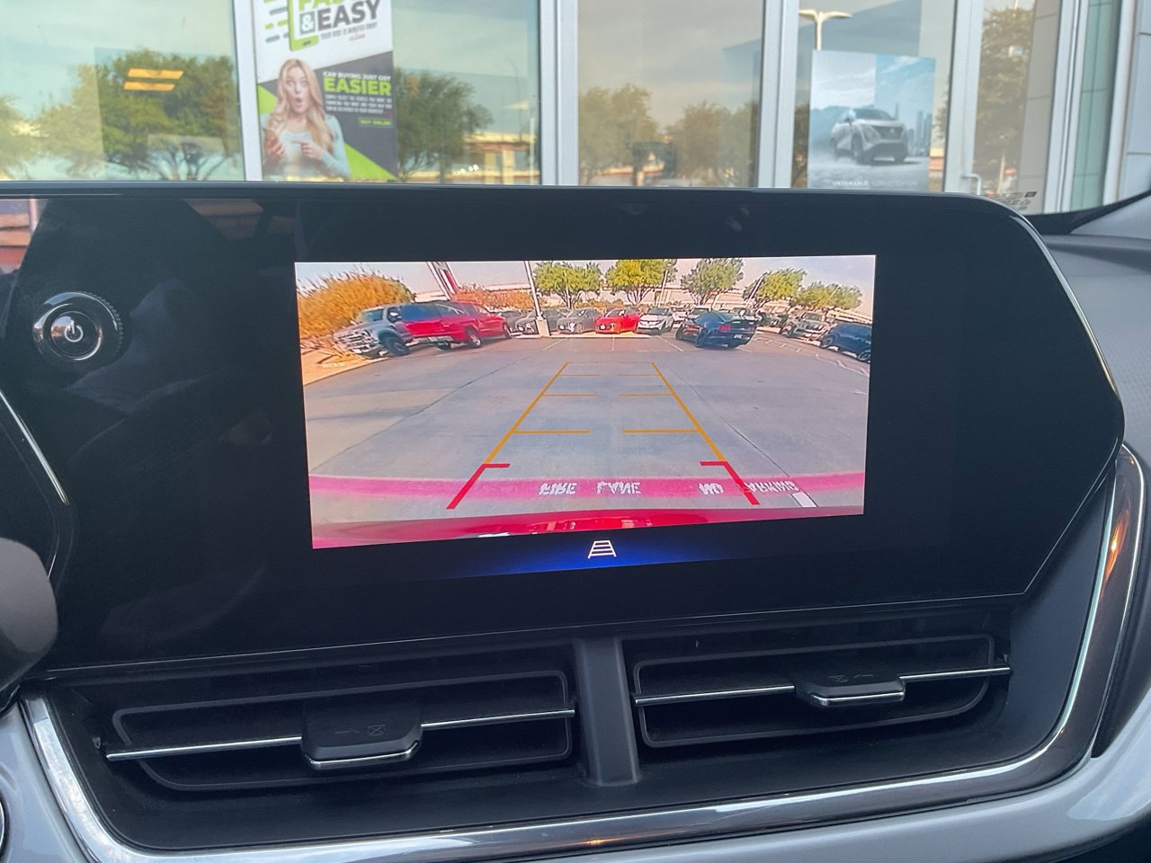 Used 2025 Chevrolet Trax LT w/ LT Convenience Package FWD image 27