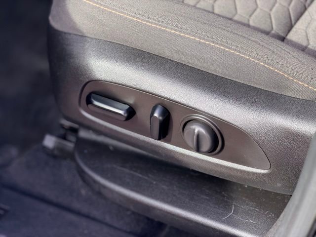 Used 2019 Chevrolet Equinox LT w/ Driver Convenience Package image 7