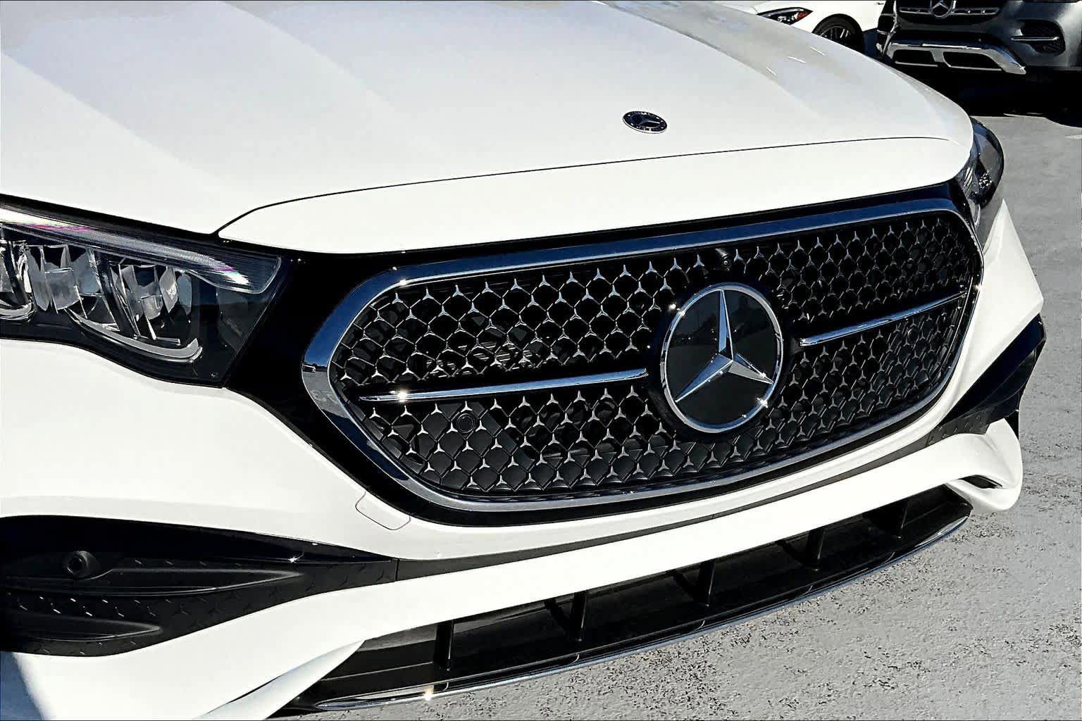 Used 2025 Mercedes-Benz E 350 Sedan image 29