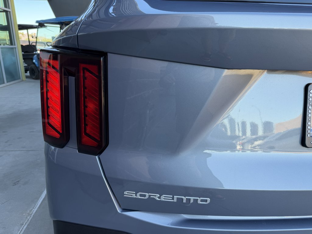 Used 2024 Kia Sorento LX image 14