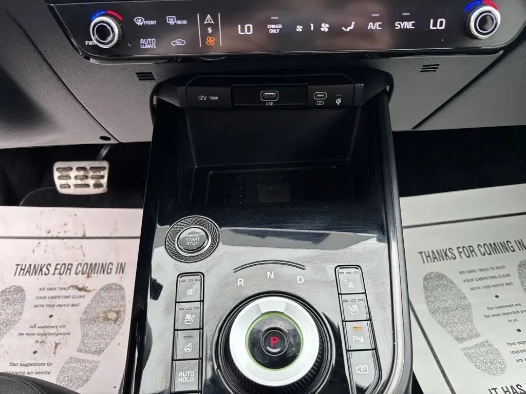 Used 2023 Kia Niro SX Touring FWD image 16