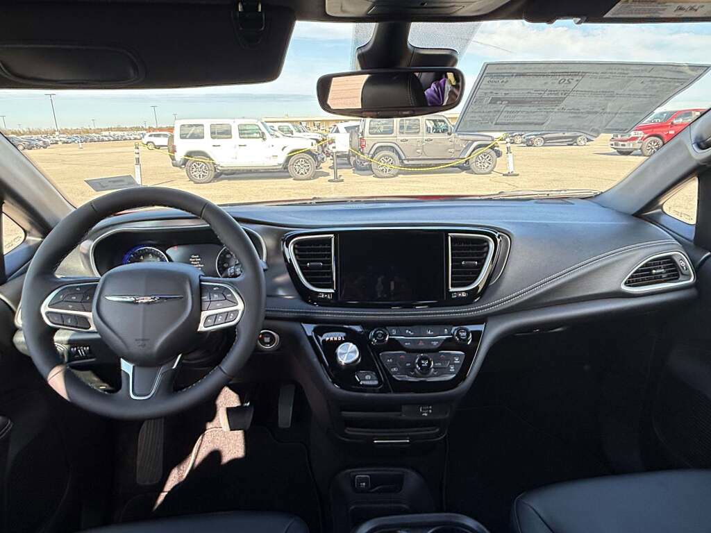 New 2026 Chrysler Pacifica Select image 23