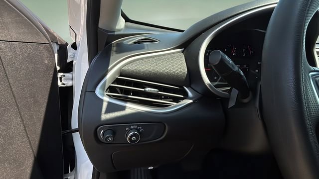 Used 2024 Chevrolet Malibu LT image 27