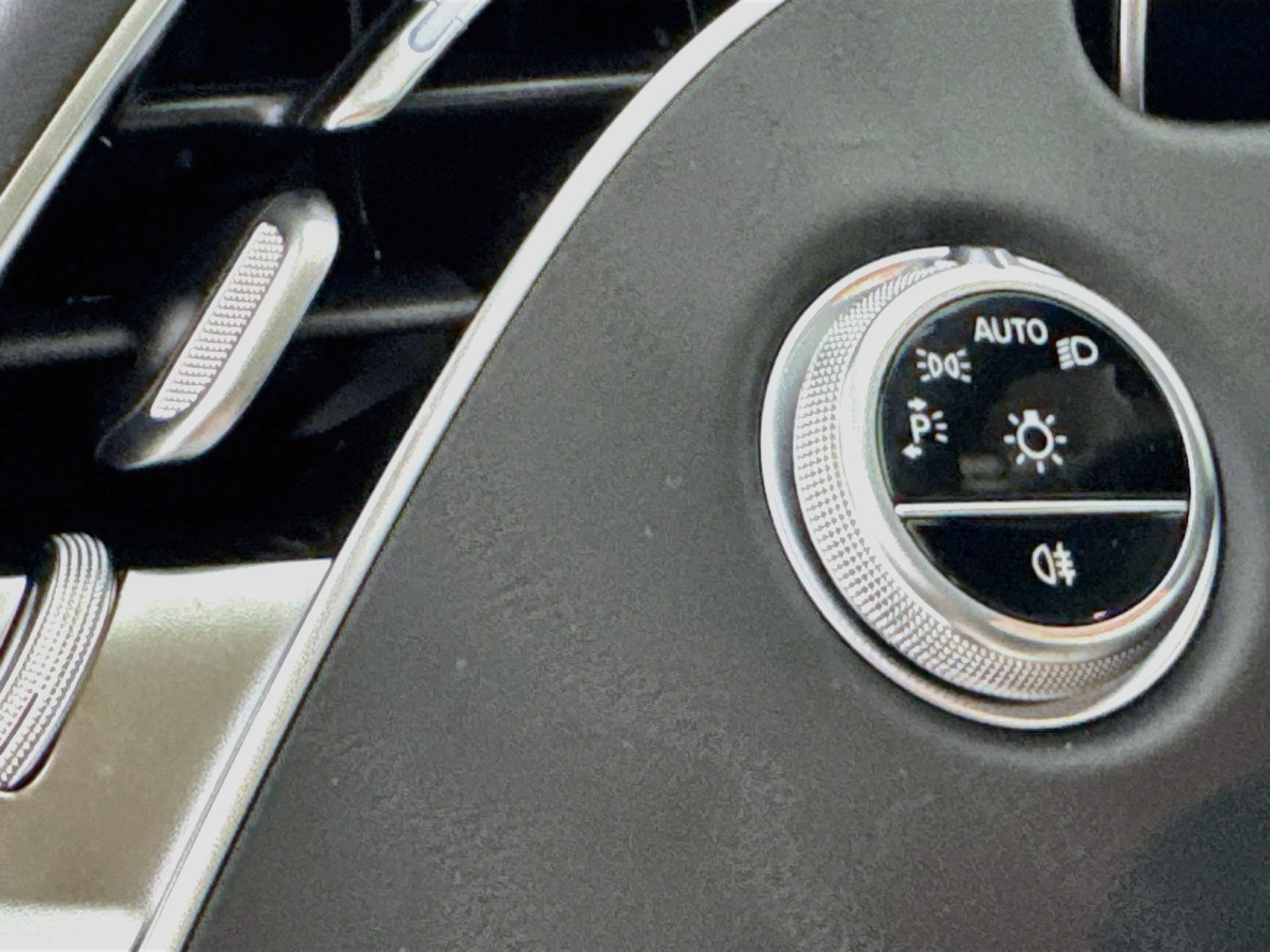 New 2027 Mercedes-Benz E 450 4MATIC Sedan image 11