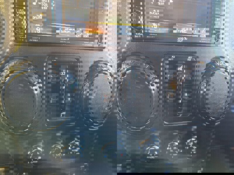 Used 2017 Jeep Wrangler Unlimited Rubicon w/ Quick Order Package 24Z Recon image 23