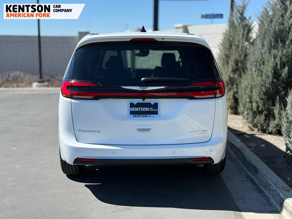 Used 2026 Chrysler Pacifica Limited AWD/4WD image 7