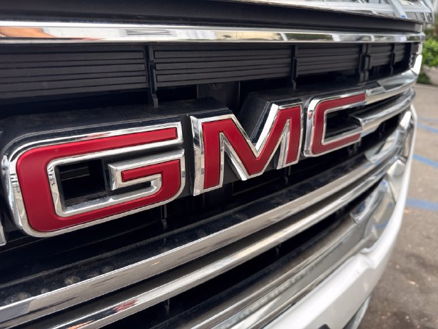 Certified 2023 GMC Acadia SLT FWD image 34