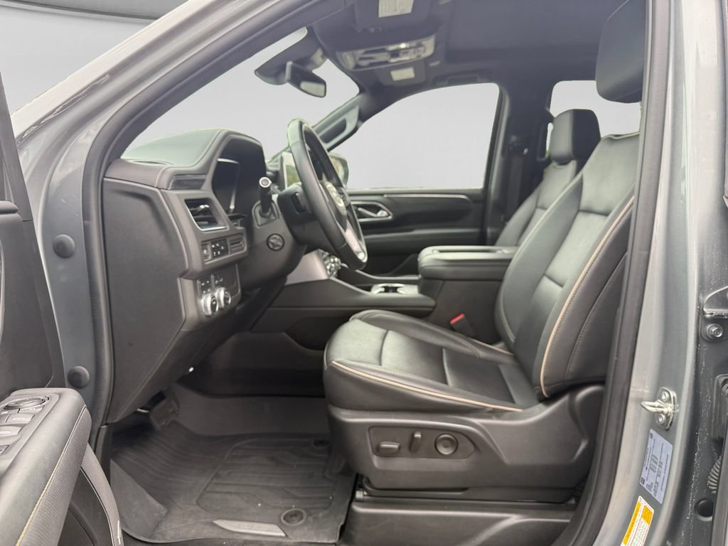 Used 2023 GMC Yukon SLT w/ SLT Luxury Package AWD/4WD image 10