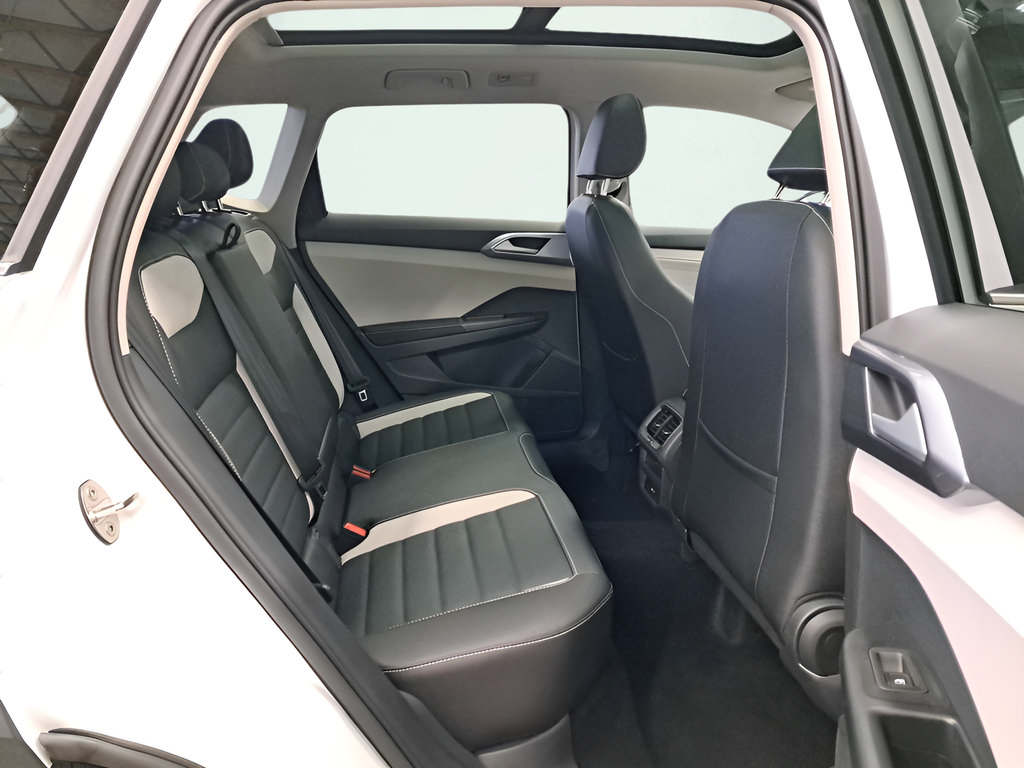 New 2025 Volkswagen Taos SEL AWD/4WD image 16