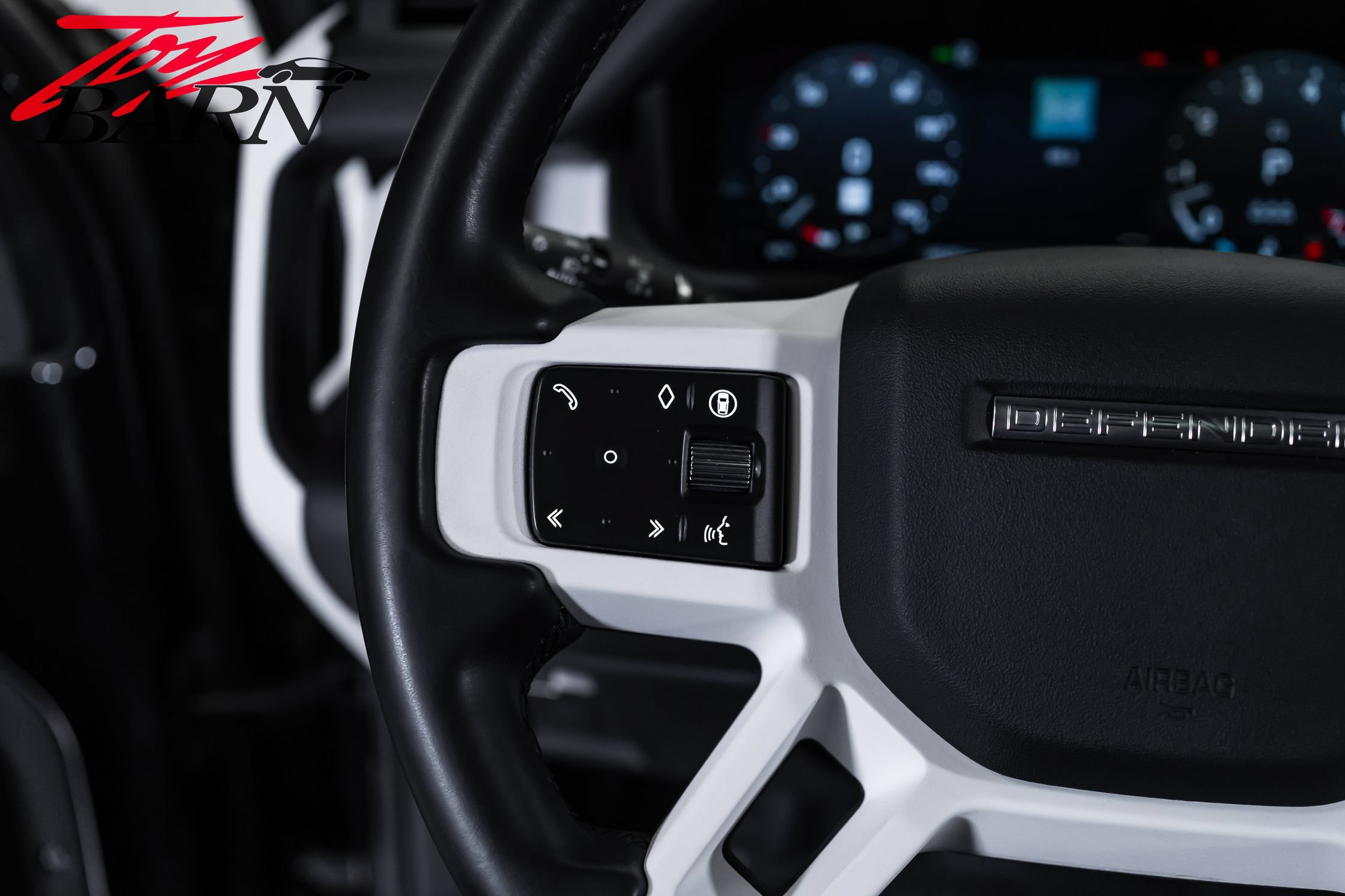 Used 2024 Land Rover Defender 110 SE AWD/4WD image 25