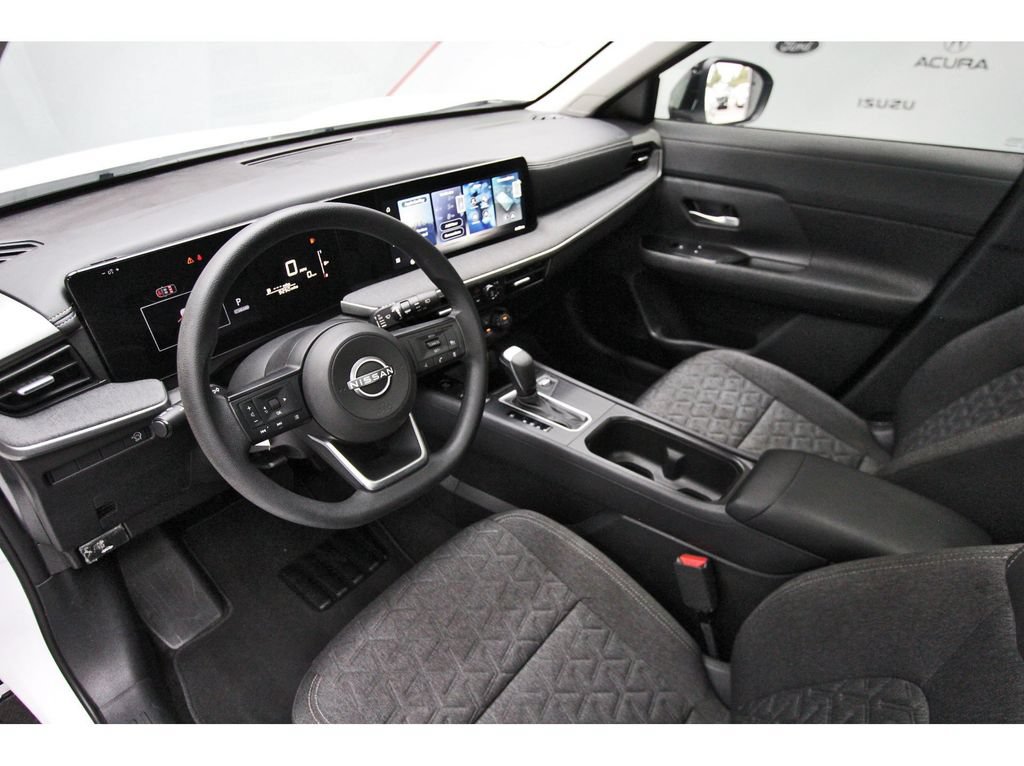 Used 2026 Nissan Kicks SV w/ SV Premium Package FWD image 14