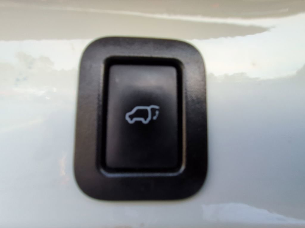 Used 2018 Toyota Highlander Limited image 39