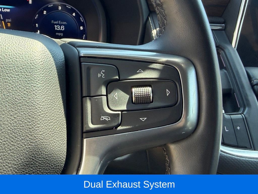 Used 2024 Chevrolet Suburban Premier image 23