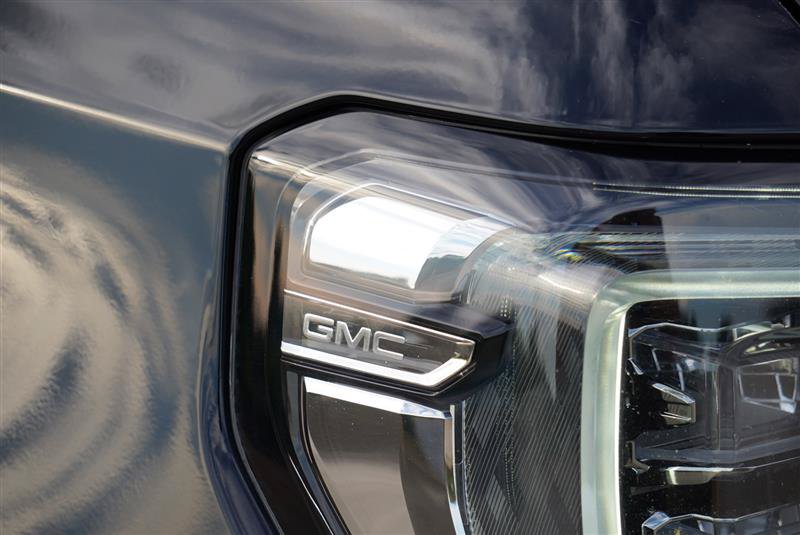 Used 2021 GMC Yukon Denali w/ Denali Premium Package AWD/4WD image 26