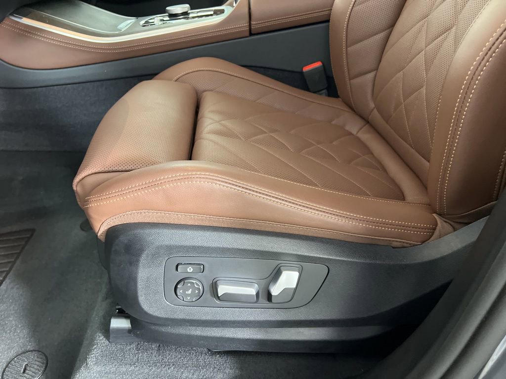 Certified 2025 BMW X5 xDrive40i w/ Premium Package image 18