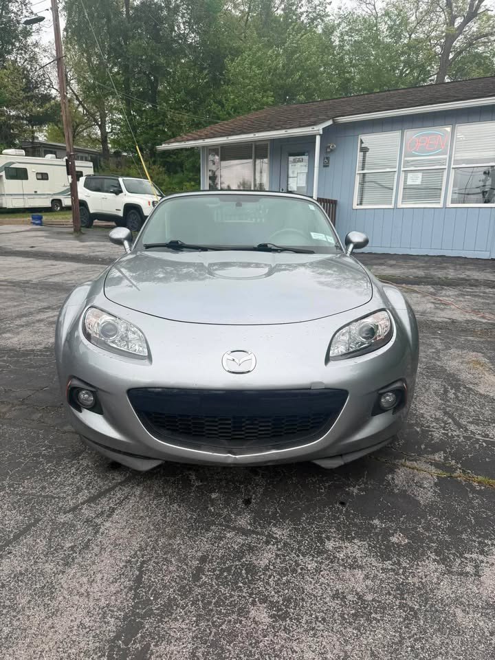 Used 2013 MAZDA MX-5 Miata Grand Touring RWD image 1