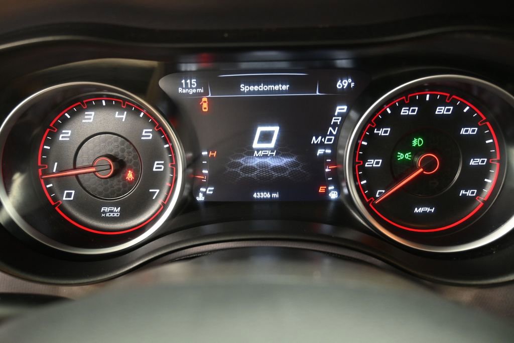 Used 2019 Dodge Charger SXT AWD/4WD image 21