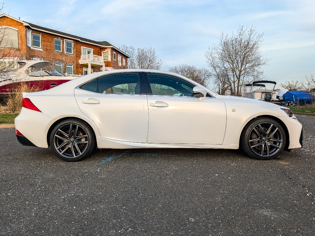 Used 2019 Lexus IS 300 F Sport w/ F Sport Package image 4