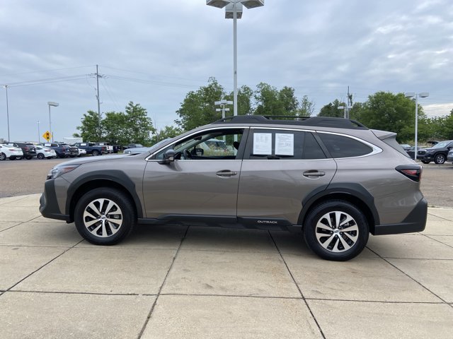 Used 2024 Subaru Outback Premium AWD/4WD image 7