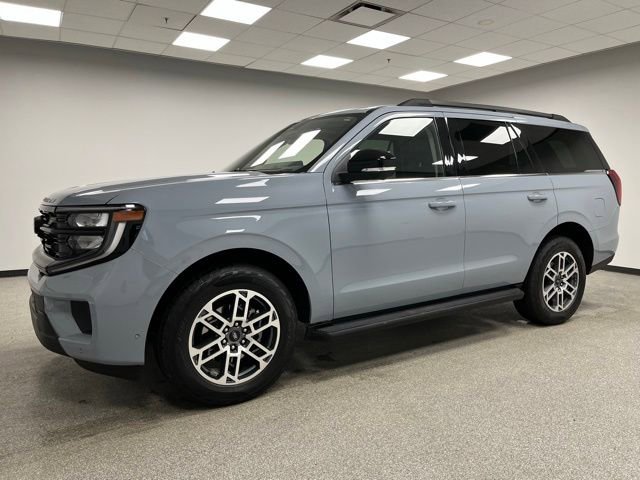 Used 2025 Ford Expedition Active AWD/4WD image 6