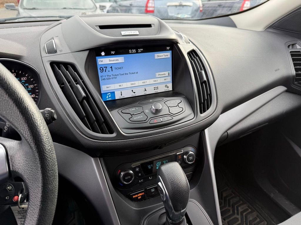 Used 2016 Ford Escape SE w/ Equipment Group 201A image 9