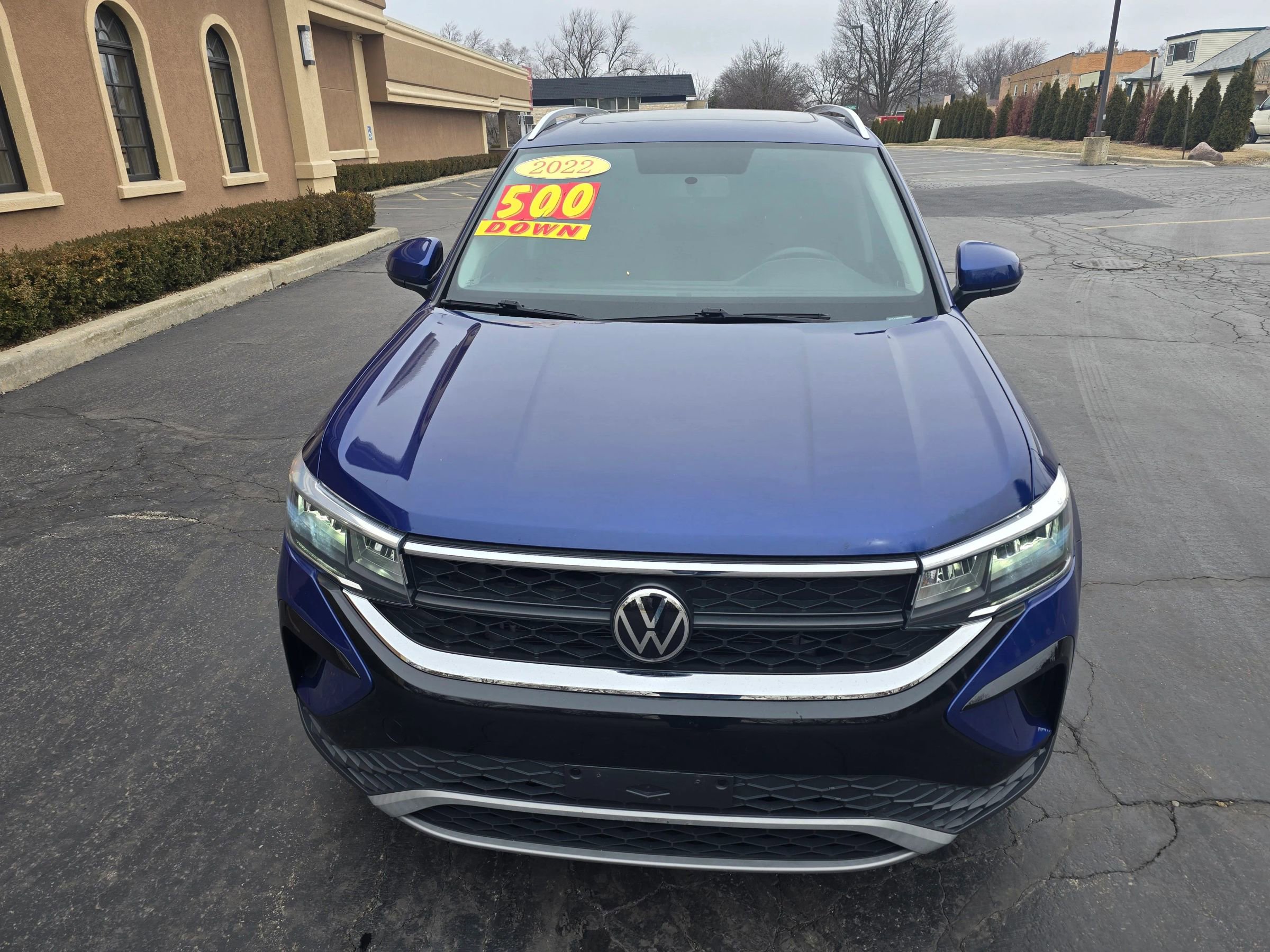 Used 2022 Volkswagen Taos SE image 4