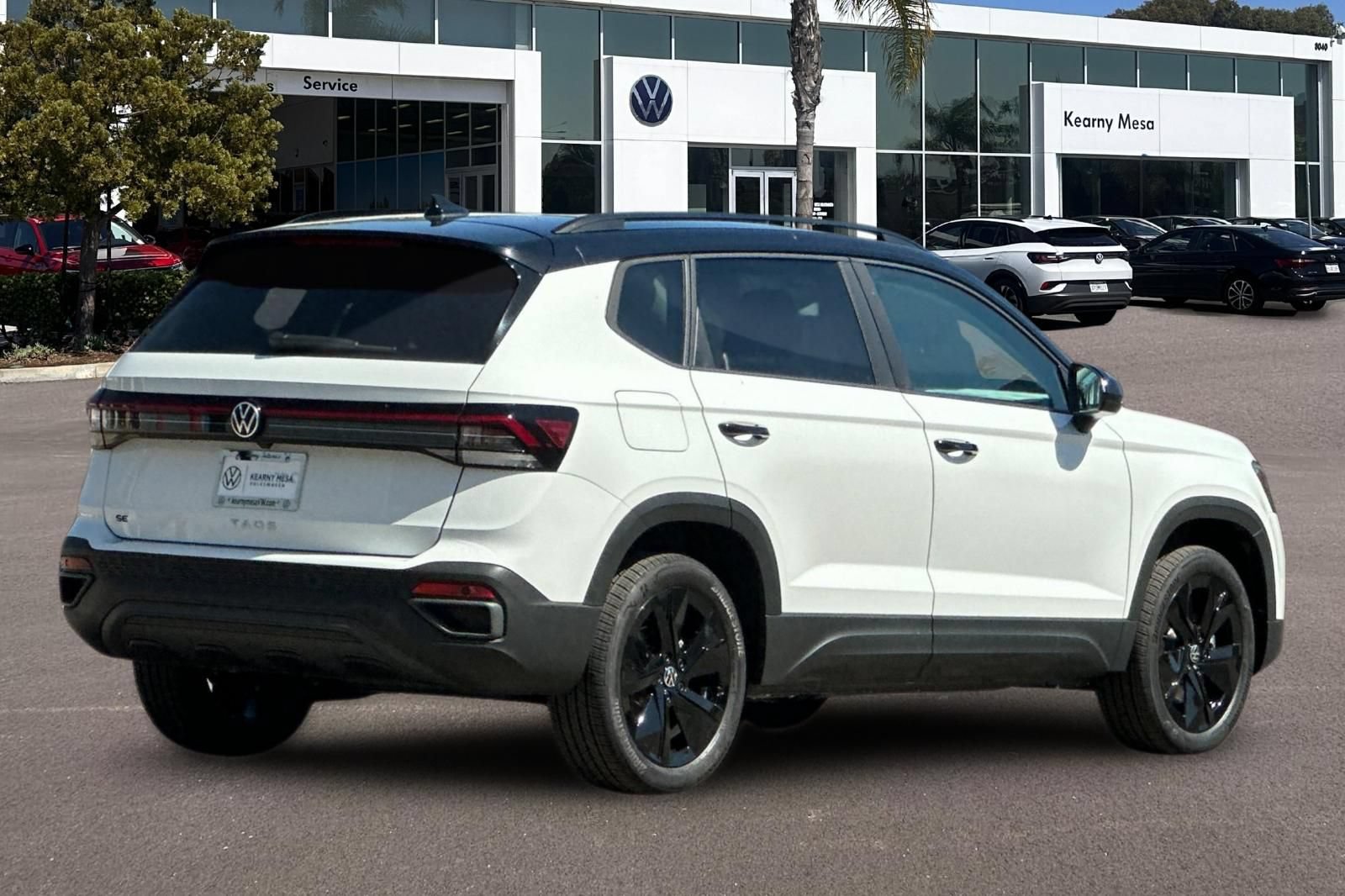 New 2026 Volkswagen Taos SE FWD image 4