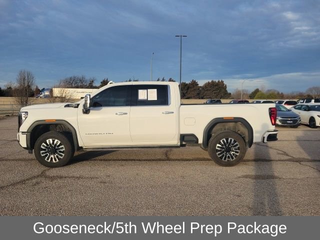 Used 2025 GMC Sierra 2500 Denali Ultimate image 3