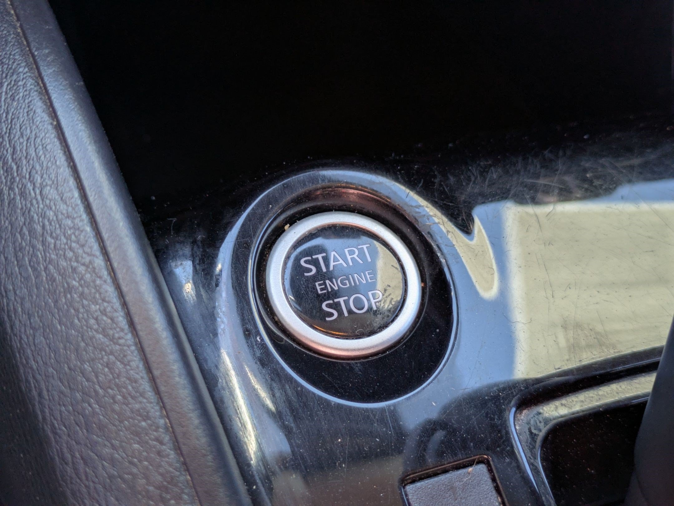 Used 2021 Nissan Versa S FWD image 21