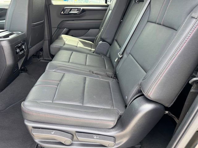 Used 2025 Chevrolet Suburban RST image 14