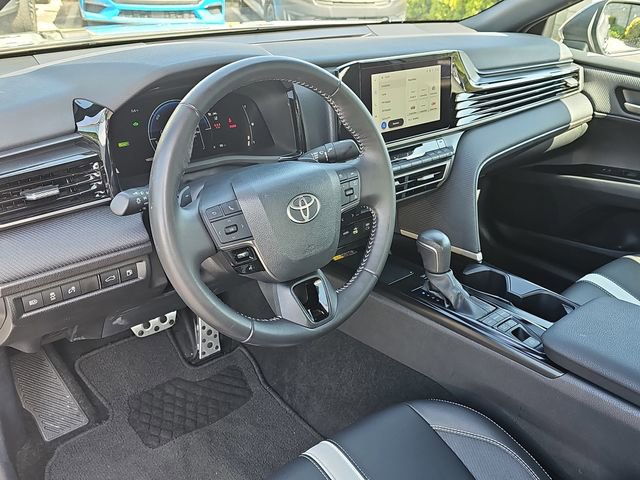 Used 2025 Toyota Camry SE image 17