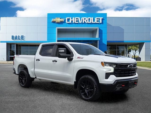 Used 2025 Chevrolet Silverado 1500 LT Trail Boss AWD/4WD image 1